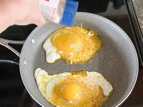 How to Make Fried Eggs with Cheese the Best Breakfast Imaginable