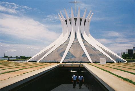 blog do pedro eloi : Niemeyer - A Catedral de Brasília.