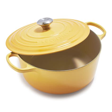 Le Creuset Signature Round Dutch Oven, 7.25 qt. | Sur La Table