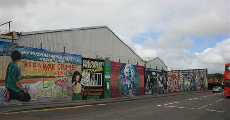 Belfast Murals, Belfast - Book Tickets & Tours | GetYourGuide.com