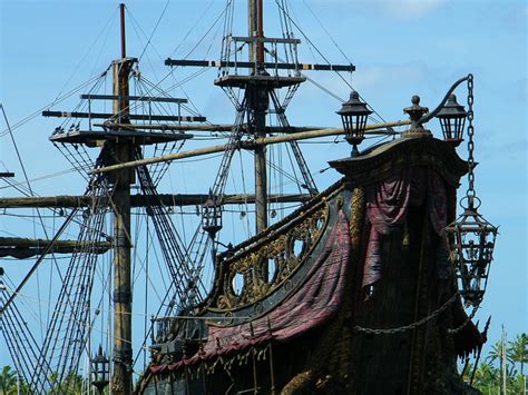 Archaeologists to Remove Cannons from Blackbeard's Pirate Ship — Vagabondish