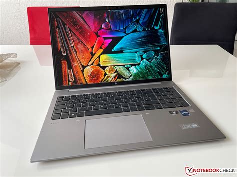 HP ZBook Firefly 16 G9 laptop in review - Mobile workstation with ...