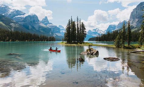 Maligne Lake Cruise of Spirit Island Jasper | Banff Jasper Collection