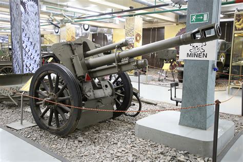 A German light howitzer gun leFH 18M from WW2 * All PYRENEES · France, Spain, Andorra