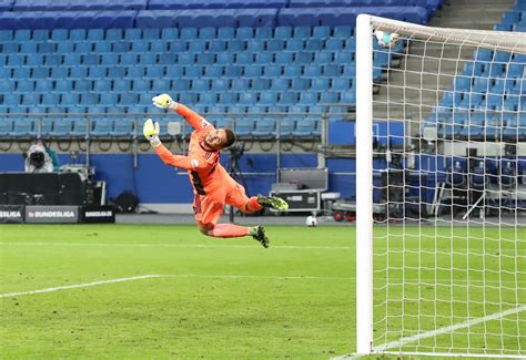 90PLUS | Hamburger SV löst Vertrag mit Sven Ulreich auf - Fussball ...