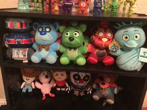 My current fnaf collection. : r/fivenightsatfreddys