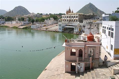 Pushkar Lake: Famous Tourist Attraction in Pushkar - E India Tourism