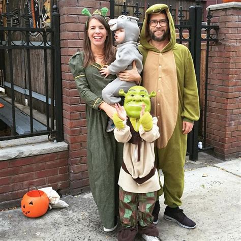 Shrek family Halloween costume | Shrek halloween costume, Couple ...