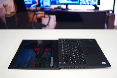 Lenovo ThinkPad X390 Review | Ubergizmo