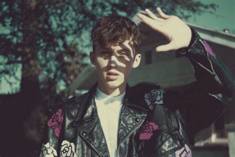 Review Album: Blue Neighbourhood Troye Sivan - Apabedanya.com