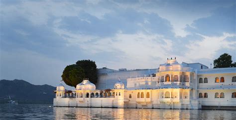 » Taj Lake Palace – Luxury India Hotel in Udaipur