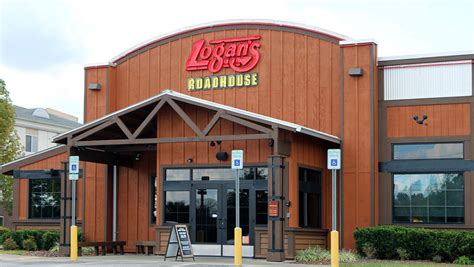 The One Thing You Should Never Order At Logan’s, According To A Customer - SHEfinds