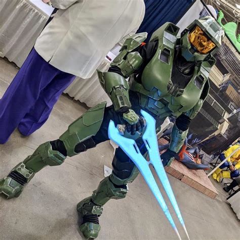 My Halo 3 Master Chief cosplay with sword. : r/halo