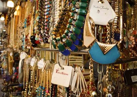 Here's Our Guide To Shopping In Sector 14 Market Gurgaon | WAG