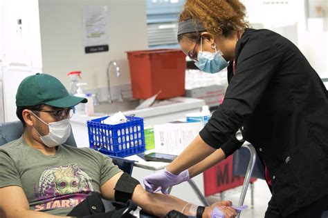 With Blood Supplies ‘Critically Low,’ Centers Seek Donations | Chicago News | WTTW