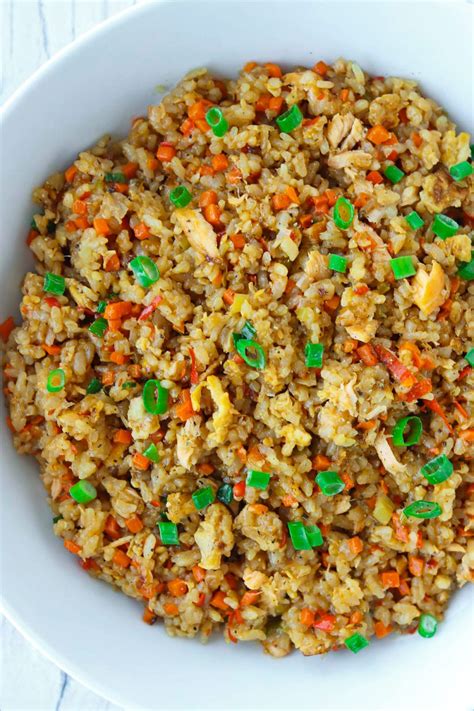 Garlic Salmon Fried Rice (easy weeknight dinner!) - That Spicy Chick