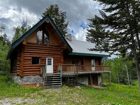 12 Best Pet-Friendly Cabins Near Golden, Canada - Updated 2024 | Trip101