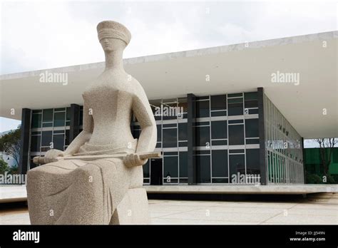 Justice statue, Brasilia, Brazil Stock Photo - Alamy