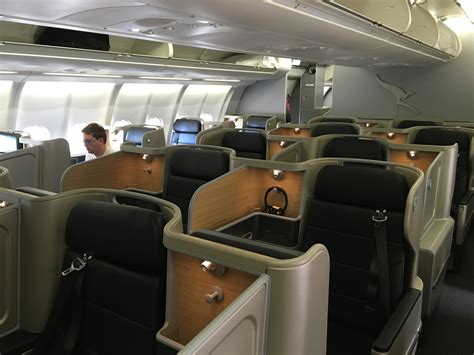 Flying in Qantas Business Suites - Domestically, Sydney-Melbourne ...