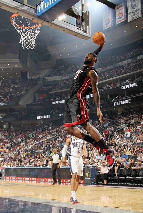 Dwyane Wade Dunk On LeBron HD phone wallpaper | Pxfuel