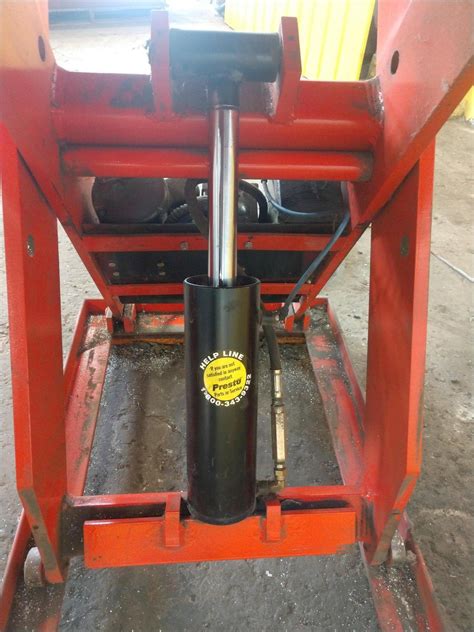 3,000 LB PRESTO ELECTRIC SCISSOR LIFT TABLE | Deer Creek Machinery