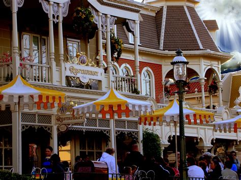 The Walt Disney World Picture of the Day: The Plaza Restaurant Overall