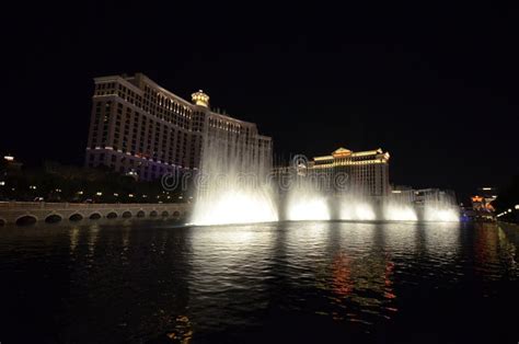 Bellagio Hotel and Casino, Reflection, Water, Night, Fountain Editorial Photo - Image of bridge ...