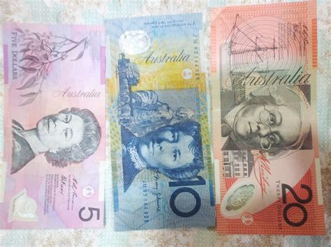 Are these Australian dollar banknotes still valid? : r/Banknotes