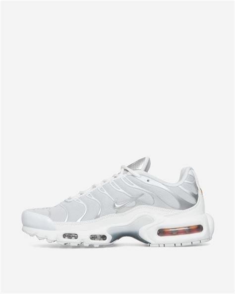 Nike Wmns Air Max Plus Sneakers White / Pure Platinum for Men | Lyst