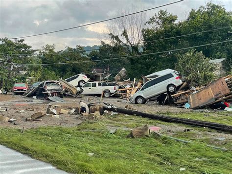 Residents detail horrors of Tennessee flooding that left 18 dead, 3 missing - Good Morning America