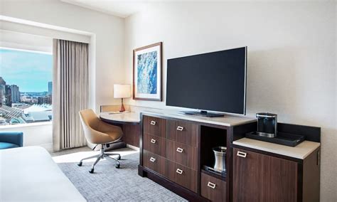 San Diego Hotel Rooms at Hilton San Diego Bayfront - Official Site