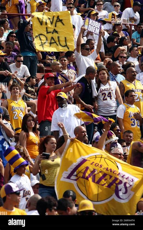 The Los Angeles Lakers celebrate their NBA Championship with a parade ...