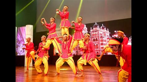 Folk Dance of Karnataka: Vibrant Cultural Heritage Explored