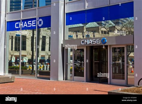 Chase bank atm hi-res stock photography and images - Alamy