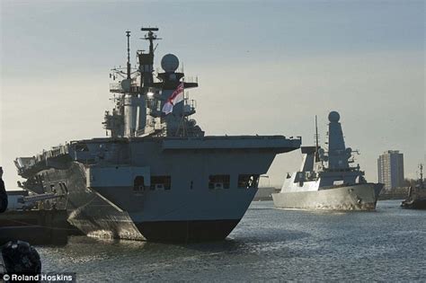 HMS Diamond to be deployed to Libyan coast to catch human traffickers ...