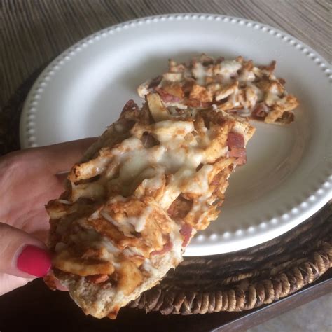 HEALTHY BBQ CHICKEN PIZZA RECIPE - Lauren Gleisberg