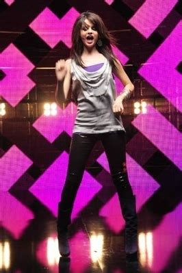 Falling Down Music Video Stills - Selena Gomez Photo (7733613) - Fanpop