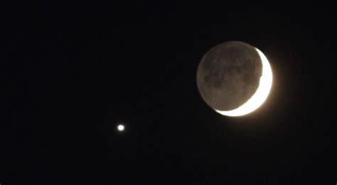 Moon and Venus Conjunction in the night sky of Cebu tonight, March 28