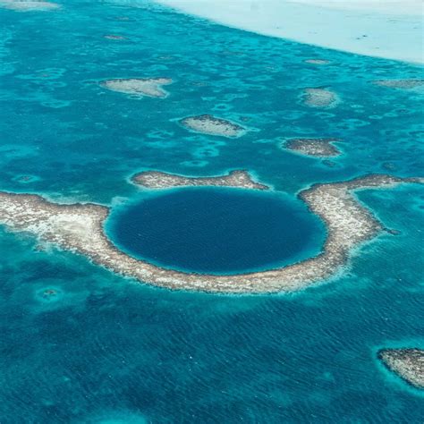 How to See the Great Blue Hole in Belize (Flight vs Dive)