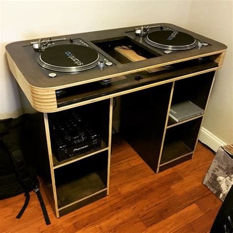 Custom DJ Table // DJ Desk // Producer Desk // – Pane Perso Woodcrafts