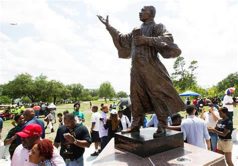 MLK statue unveiled