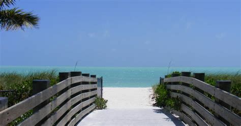 Sombrero Beach in Marathon Florida | VISIT FLORIDA