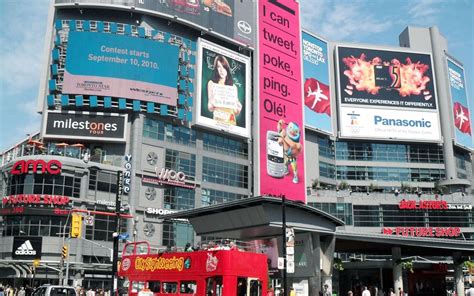 Dundas Street Dundas Square Toronto Ontario Canada HD Wallpaper | Toronto ontario canada ...