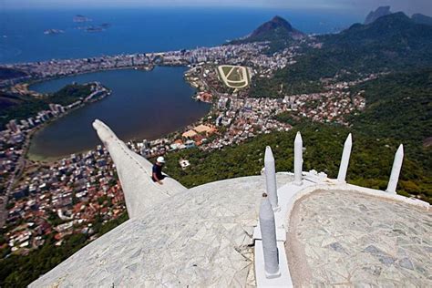 THOUGHTS ON ARCHITECTURE AND URBANISM. A view from the Cristo Redentor ...