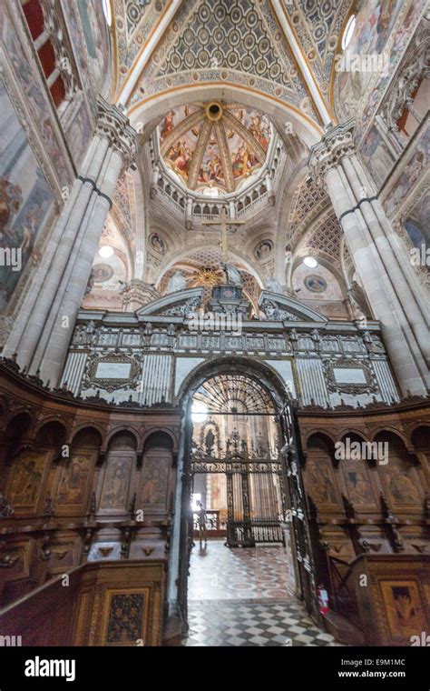 Interior of Certosa di Pavia monastery Stock Photo - Alamy