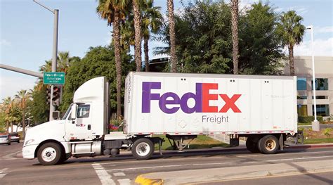 Can You Track A FedEx Truck? - My Auto Machine