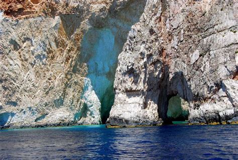 Where to Find These 6 Secret Santorini Caves - UrbanMatter