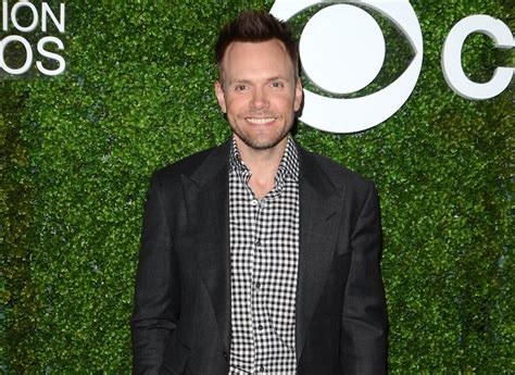 Card Sharks: Joel McHale to Host Summer Game Show Revival on ABC ...