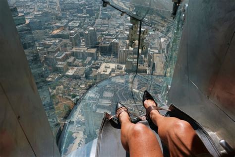 New L.A. skyscraper slide causes woman injury, lawsuit claims - CBS News