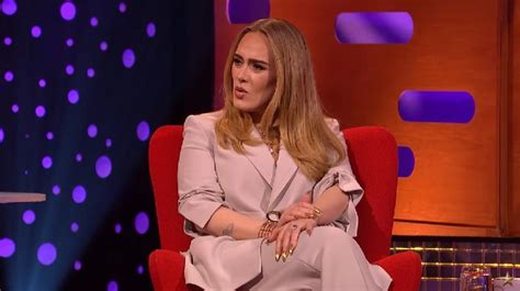 EURVideoNews - Adele's Big Ol' Diamond Ring Brings Her A Lot of ...